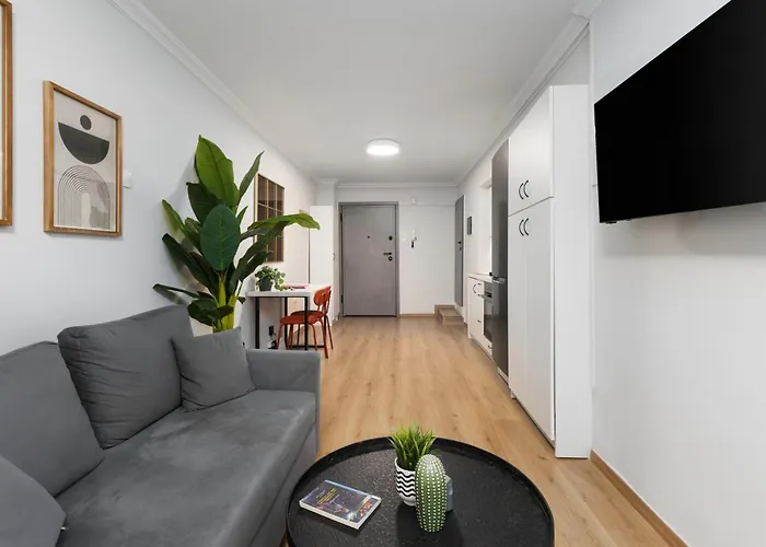 By Nest Apartment